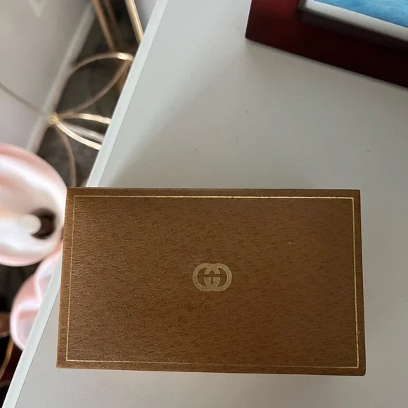 Gucci Gold Bezel Watch With All Bezels - Picture 8 of 9